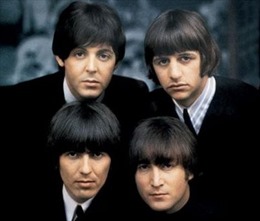 &#39;Nhẫn quyền lực&#39; của tay trống Beatles giá 28.000 USD