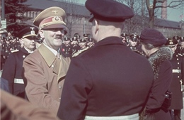 Những tấm hình màu hiếm hoi về Adolf Hitler