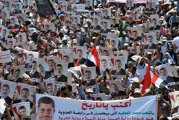 Người ủng hộ ông Morsi xây &#39;bức tường thép&#39; 