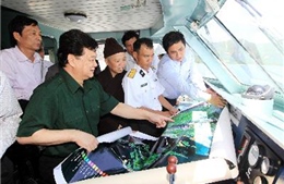 Thủ tướng Nguyễn Tấn Dũng thị sát huyện đảo Vân Đồn