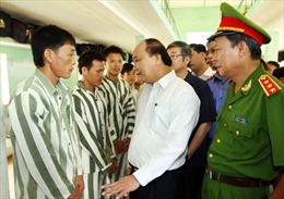 Phó Thủ tướng Nguyễn Xuân Phúc kiểm tra công tác đặc xá