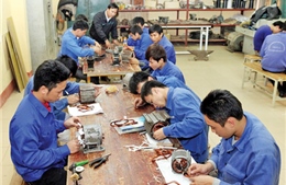 Công đoàn tăng cường chăm lo lao động là người dân tộc thiểu số và miền núi