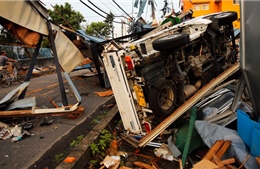 Lốc xoáy tàn phá miền đông Nhật Bản