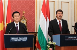 Chủ tịch nước Trương Tấn Sang hội đàm với Tổng thống Hungary