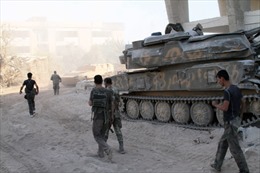 Quân chính phủ Syria giành lại tuyến đường tới sân bay