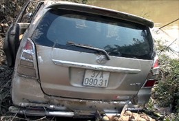 Tìm thấy 4 nạn nhân cùng chiếc xe bị lũ cuốn ở Nghệ An