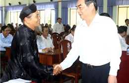 Các đại biểu Quốc hội tiếp xúc cử tri 