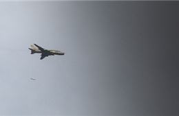Máy bay Syria ném bom phiến quân tại Homs
