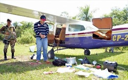 Bolivia bắt giữ máy bay chở ma túy