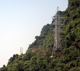 "Thần tốc" đưa điện lưới ra đảo Cô Tô