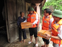 Hà Nội hỗ trợ dân vùng lụt bão 7 tỷ đồng 