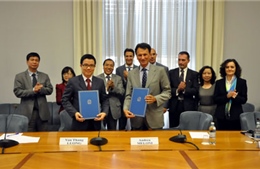 Việt Nam-Italy ký kết hợp tác KHCN lần 5