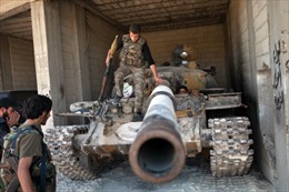 Phe nổi dậy Syria chiếm giữ hàng trăm xe tăng 