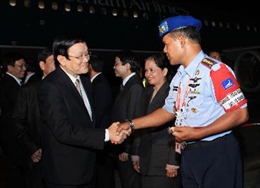 Chủ tịch nước Trương Tấn Sang đến Bali dự Hội nghị Cấp cao APEC 21