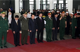 Đoàn đại biểu các tỉnh viếng Đại tướng Võ Nguyên Giáp