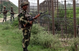 Ấn Độ, Pakistan đấu súng hạng nặng ở Kashmir