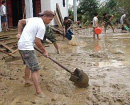 Khắc phục hậu quả lốc xoáy, lũ lụt tại Quảng Sơn - Quảng Bình 