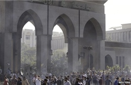 Ai Cập giải tán hàng nghìn sinh viên biểu tình ở Cairo