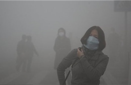 Người, xe Trung Quốc dò dẫm trong sương ô nhiễm dày đặc