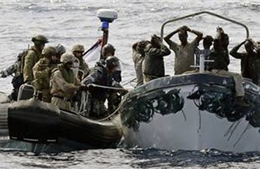 Hải quân đa quốc gia bắt gọn cướp biển Somalia