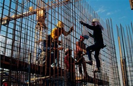 Saudi Arabia: Hơn 1 triệu lao động có nguy cơ bị trục xuất