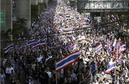 Rầm rộ biểu tình phản đối dự luật ân xá tại Thái Lan