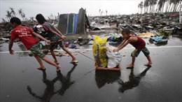 Philippines cứu trợ hậu siêu bão như muối bỏ biển