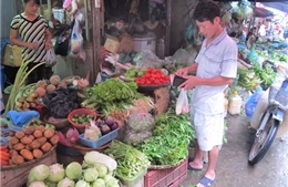 Giá rau và thực phẩm tăng nhẹ sau bão