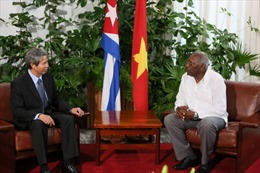 Tân Đại sứ Việt Nam tại Cuba trình Quốc thư