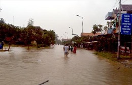 Nhiều tuyến đường ở Gia Lai chìm trong nước lũ