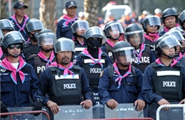 Đảng cầm quyền Thái Lan “thoát hiểm” trong gang tấc