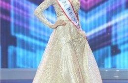 Trần Thị Quỳnh rạng rỡ trong đêm chung kết Mrs World 2013