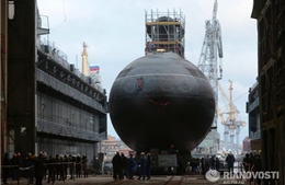 Nga long trọng hạ thủy tàu ngầm &#39;hố đen&#39; 