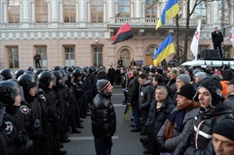 Thủ tướng Ukraine sẵn sàng đàm phán với người biểu tình 