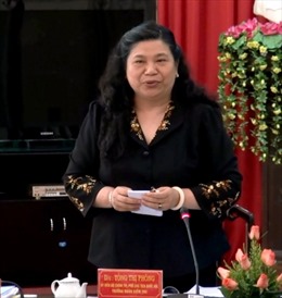 Phó Chủ tịch Quốc hội Tòng Thị Phóng tiếp xúc cử tri Đắk Lắk
