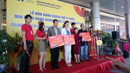 Sân bay Nội Bài đón hành khách thứ 12 triệu trong năm 2013