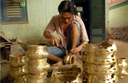 Gần 200 năm làng nghề lư đồng giữa Sài Gòn