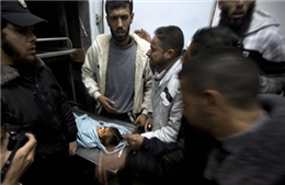 Israel oanh kích Gaza sau vụ công nhân bị bắn chết