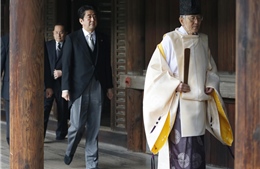 Trung, Hàn kịch liệt phản đối ông Abe viếng đền Yasukuni