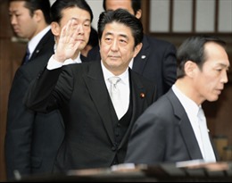 Chuyến thăm đền Yasukuni của ông Abe đẩy Nhật vào thế khó 