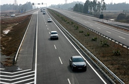 Thông xe 24 km đầu tiên cao tốc Nội Bài–Lào Cai