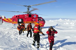 Toàn bộ hành khách mắc kẹt ở Nam Cực được giải cứu