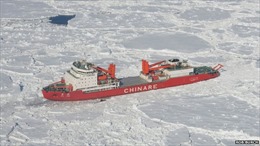 Tàu phá băng Trung Quốc mắc kẹt ... trong băng