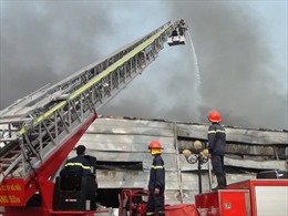 Dập tắt đám cháy lớn tại KCN Yên Phong, Bắc Ninh