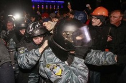  Làn sóng bạo lực tái bùng phát tại Ukraine 