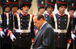 Ông Berlusconi bị điều tra vì hối lộ nhân chứng
