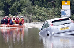 Lũ lụt tại Anh ngày một nghiêm trọng