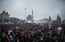 Tổng thống Ukraine đồng ý thành lập chính phủ &#39;phi chính trị&#39;