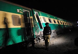 Pakistan: Đánh bom tàu chở khách, gần 40 người thương vong