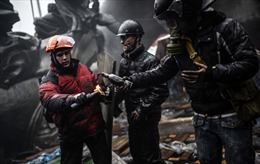 Người biểu tình Ukraine giữ 67 cảnh sát làm con tin 